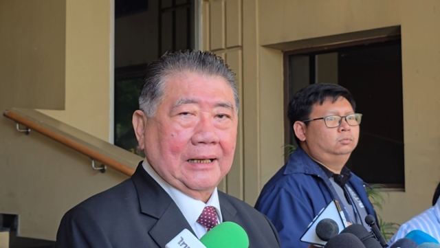 ภูมิธรรม เวชยชัย