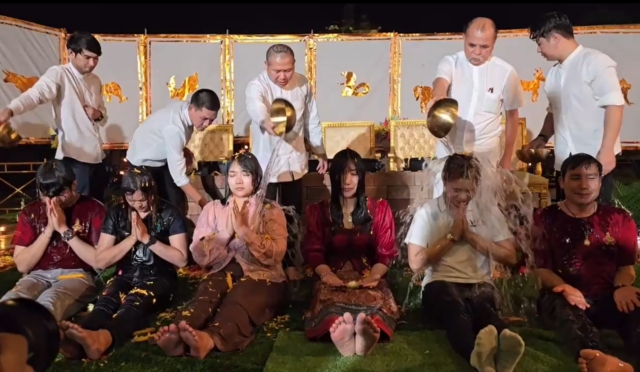  พิธีอาบน้ำเพ็ญ​ คืนพระจันทร์เต็มดวง 1 ปี มี 1 ครั้ง​&nbsp;&nbsp;