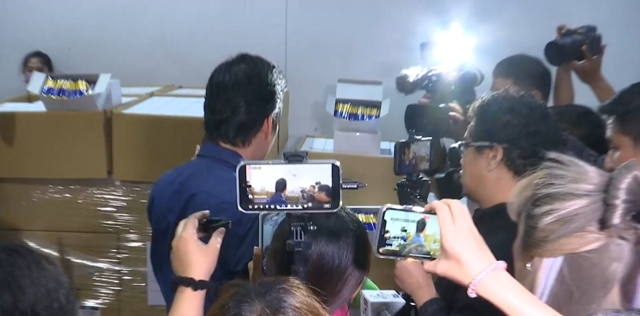 &ldquo;เชน ธนา&rdquo; พาทัวร์โกดัง ยันสินค้าอยู่ครบ ไม่ได้โกง 