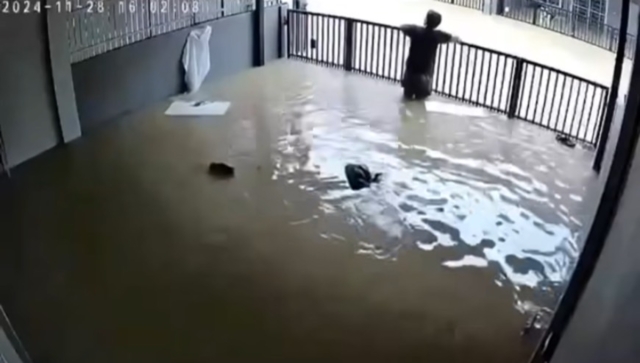 ไฟดูดอาจารย์ดับ