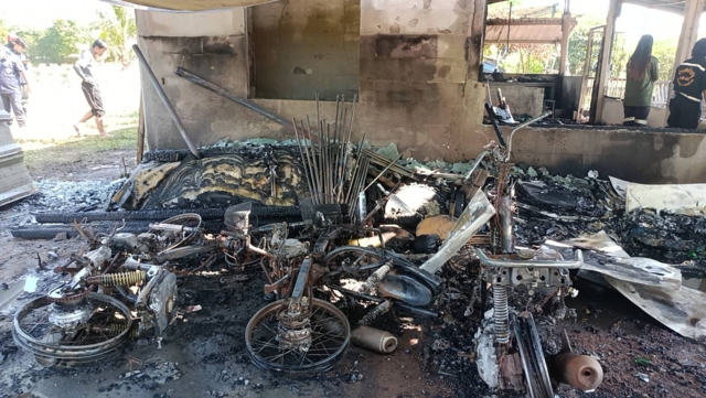 สลด!ไฟไหม้บ้านคลอกร่างด.ช.วัย 14 ปี ดับพร้อมหมา 2 ตัว