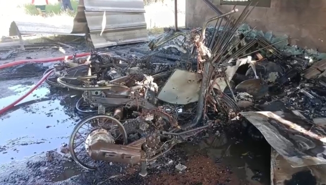 สลด!ไฟไหม้บ้านคลอกร่างด.ช.วัย 14 ปี ดับพร้อมหมา 2 ตัว