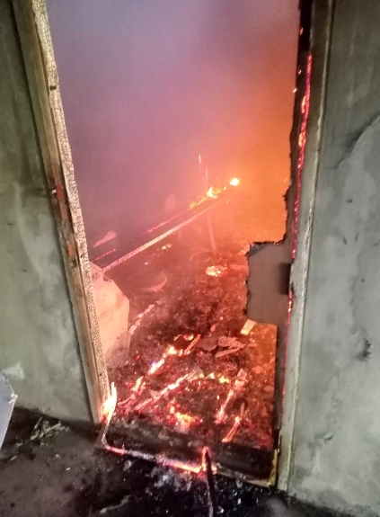 ไฟไหม้โกดังเก็บของ &ldquo;แม่นกน้อย&rdquo; ซ้ำอีก 