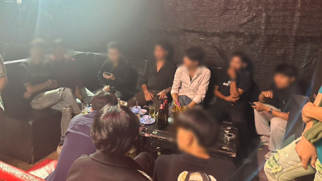 บุกจับคาราโอเกะ &ldquo;ลาว-เมียนมา&rdquo; อึ้ง! ให้บริการเด็ก 14 ปี